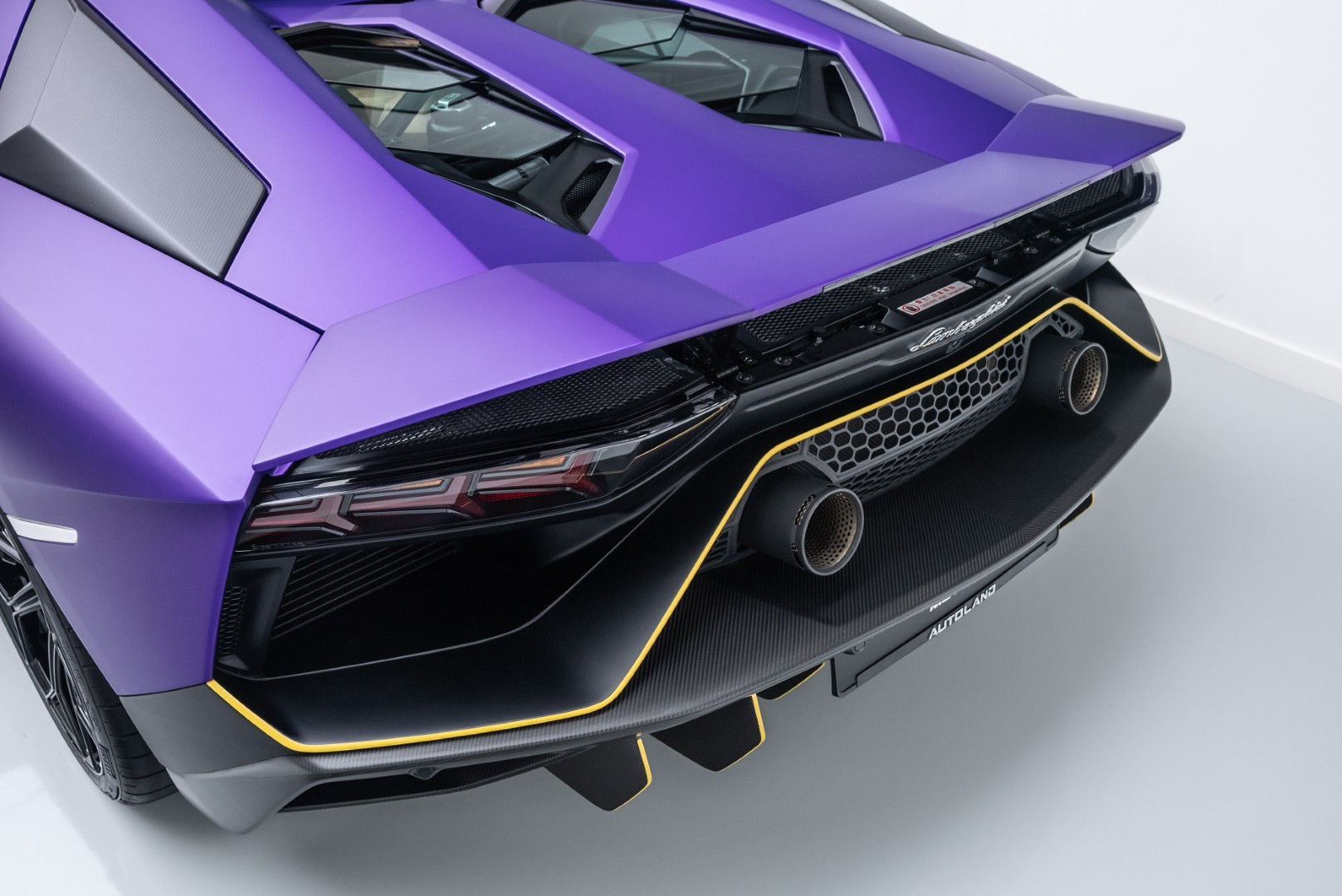 2022 LAMBORGHINI AVENTADOR ULTIMAE 01 OF 250. FULL CARBON